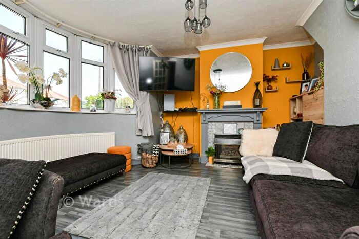 5 Bedroom Semi Detached House For Sale In Crabble Close, Dover, Kent, CT17