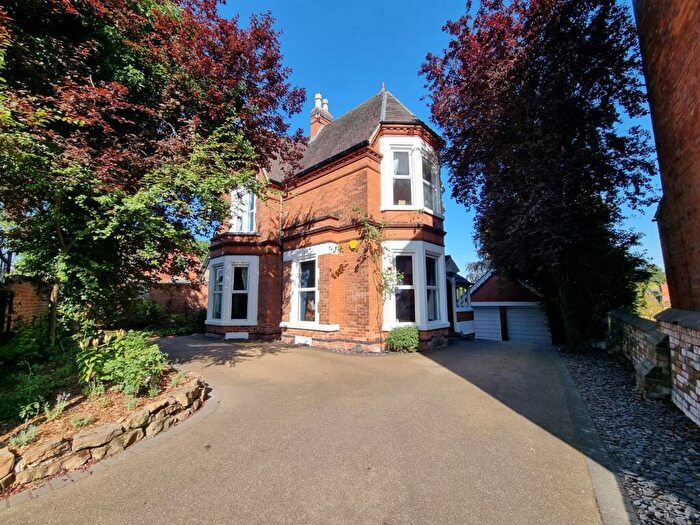 4 Bedroom Detached House For Sale In Woodborough Road, Nottingham, NG3