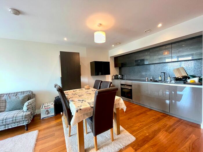 2 Bedroom Flat To Rent In City Loft, St. Pauls Square, Sheffield, S1