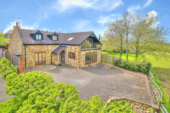 3 Bedroom Detached House To Rent In Rushton Road, Rothwell, NN14