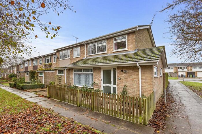 3 Bedroom Semi Detached House For Sale In Heather Walk, Hazlemere, HP15