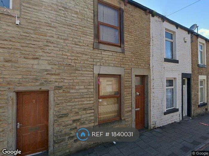 2 Bedroom Flat To Rent In Rylands Street, Burnley, BB10