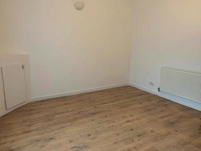 1 Bedroom Flat To Rent In Lower Cathedral Road, Cardiff, CF11
