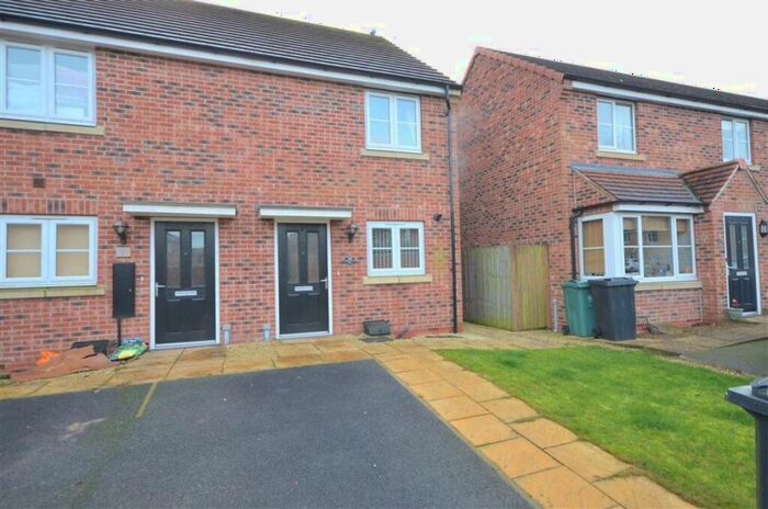 2 Bedroom Town House To Rent In Southlands Close, South Milford, LS25