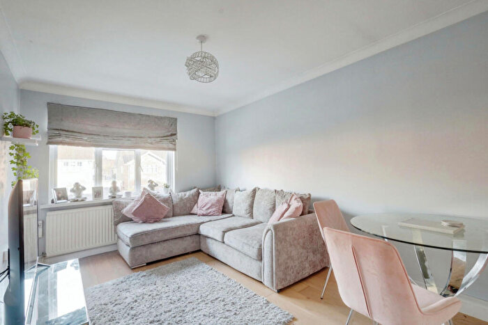 2 Bedroom Flat To Rent In St. Clements Road, Benfleet, SS7