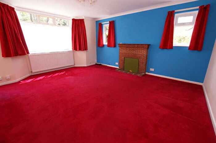 3 Bedroom Bungalow For Sale In Highfield Road, Corfe Mullen, Wimborne, Dorset, BH21 - Photo 3
