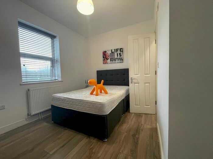 1 Bedroom Property To Rent In Hughenden Road, High Wycombe, HP13