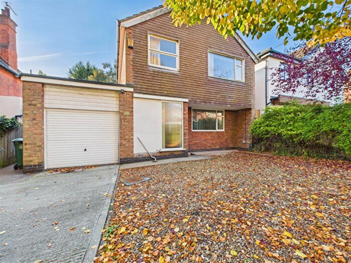 4 Bedroom Detached House For Sale In Davenport Avenue, Hessle, HU13