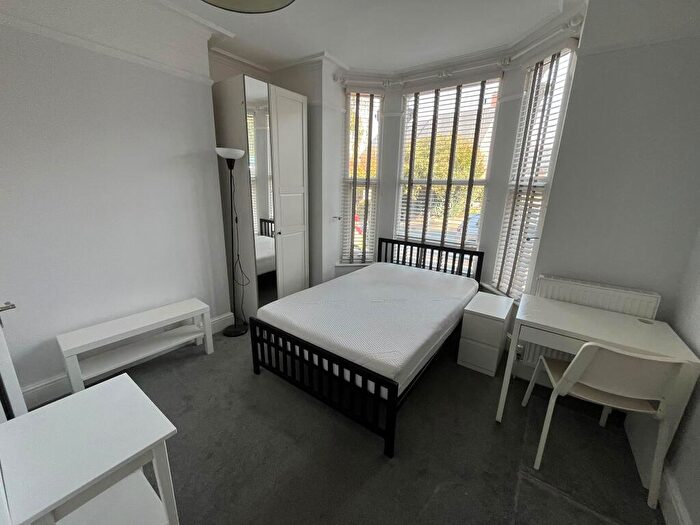 Flat To Rent In Hastings Road, Maidstone, ME15