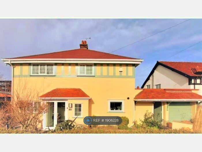 3 Bedroom Semi-Detached House To Rent In Riviere Avenue, Llandudo, LL30