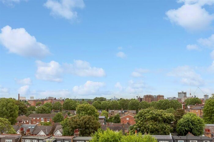 2 Bedroom Flat For Sale In Chiswick High Road, London, W4