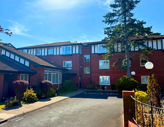 1 Bedroom Flat For Sale In Urmston Lane, Stretford, M32