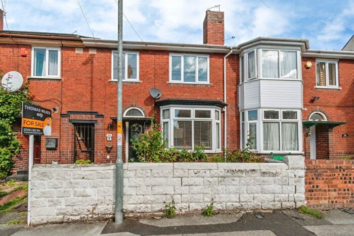3 Bedroom Semi-Detached House For Sale In Dorsett Road, Darlaston, Wednesbury, WS10