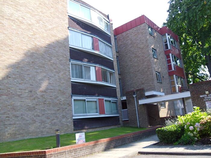 2 Bedroom Flat To Rent In Christchurch Park, Sutton, SM2