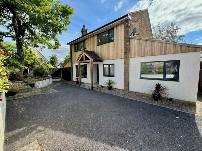 4 Bedroom Detached House For Sale In Barton Road, Silsoe, MK45