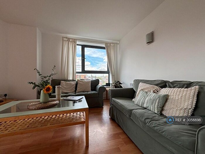 2 Bedroom Flat To Rent In West One City, Sheffield, S1
