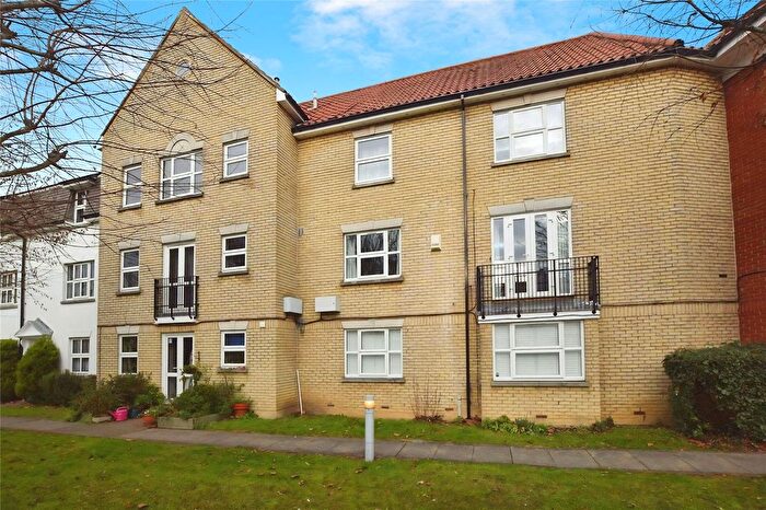 2 Bedroom Flat For Sale In Tallow Gate, South Woodham Ferrers, Chelmsford, Essex, CM3