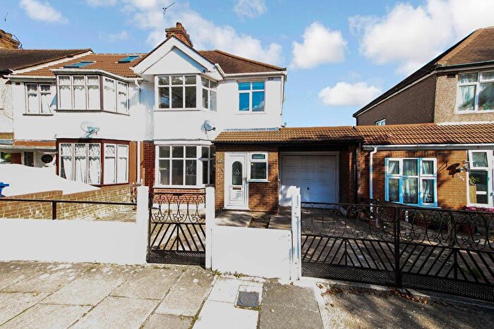 3 Bedroom Semi-Detached House To Rent In Whitton Avenue East, Greenford, Sudbury, UB6