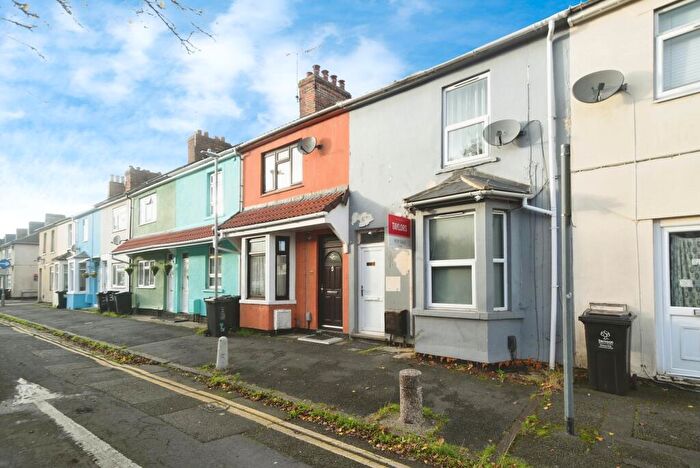 3 Bedroom Terraced House For Sale In Haydon Street, Swindon, Wiltshire, SN1