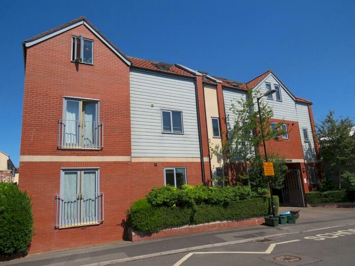 2 Bedroom Apartment To Rent In Southville, Myrtle Court, BS3
