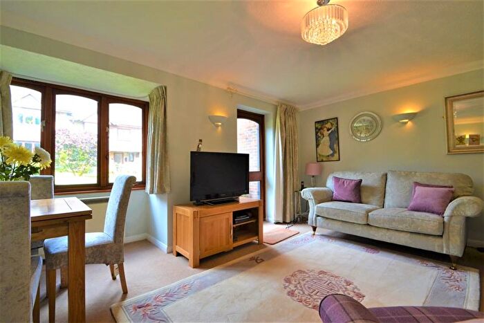 2 Bedroom Flat To Rent In White Horse Court, Storrington, Pulborough, West Sussex, RH20