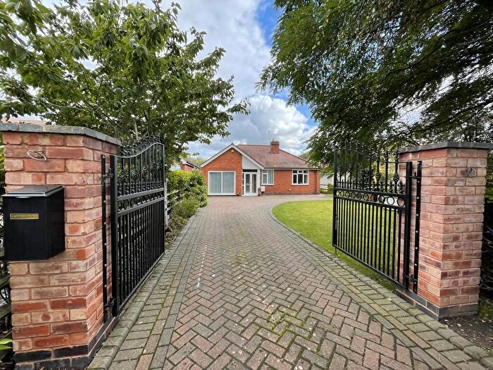 3 Bedroom Detached Bungalow For Sale In Craythorne Road, Stretton, DE13