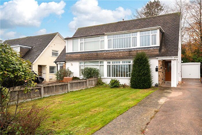 3 Bedroom Semi Detached House For Sale In Greystones Close, Aberford, Leeds, West Yorkshire, LS25