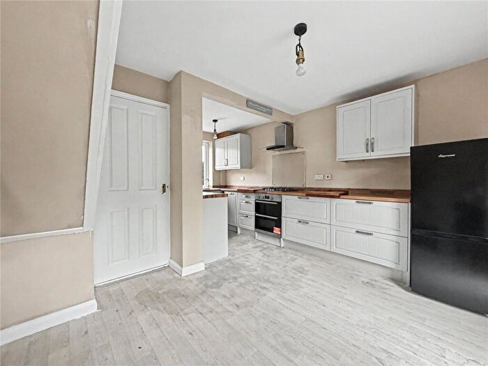 3 Bedroom Terraced House For Sale In Cranbrook Close, Gillingham, Kent, ME8