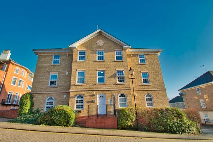 2 Bedroom Flat To Rent In Scholars Court, Derngate, Northampton, NN1