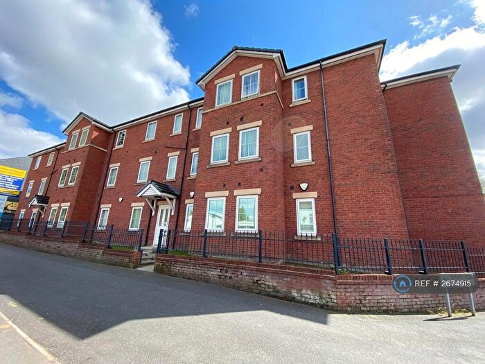 2 Bedroom Flat To Rent In Parkside Avenue, Manchester, M30