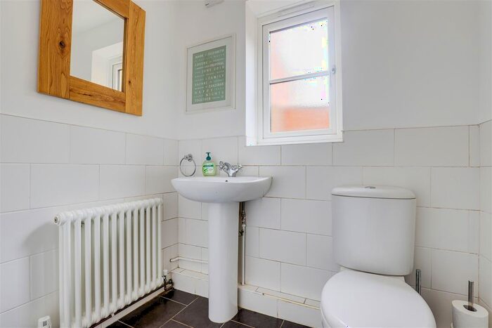 5 Bedroom Detached House For Sale In Orchard Court, Oxton, Southwell, Nottinghamshire, NG25