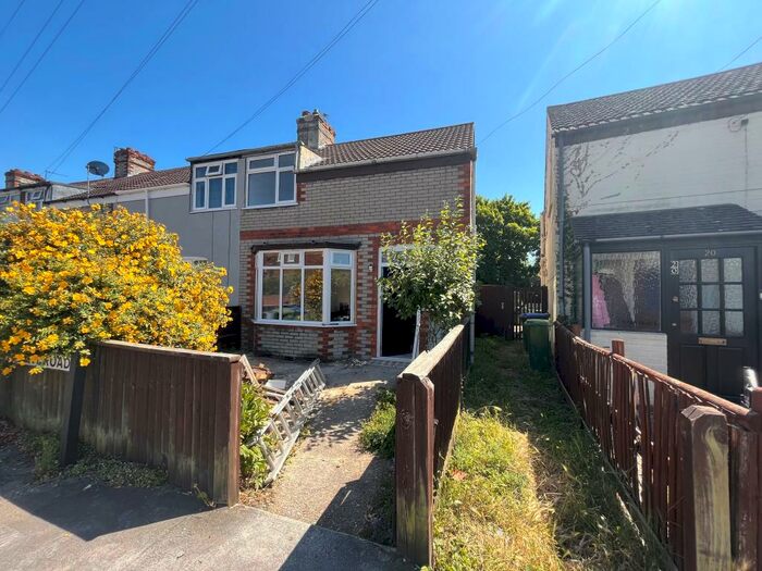 3 Bedroom House To Rent In Crescent Road, Fareham, PO16