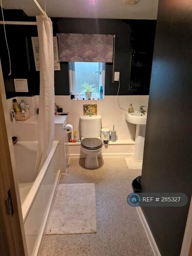 2 Bedroom Flat To Rent In Limehouse Court, Sittingbourne, ME10