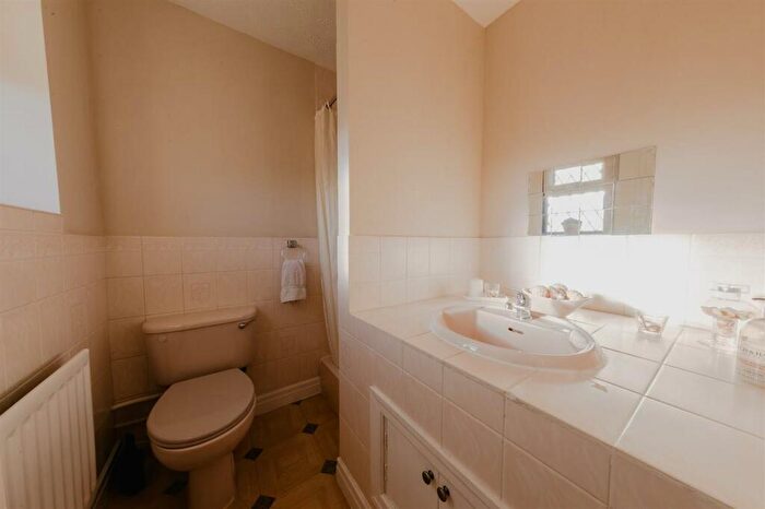 4 Bedroom Detached House For Sale In Spoonley Wood, Bancroft Park, Milton Keynes, MK13