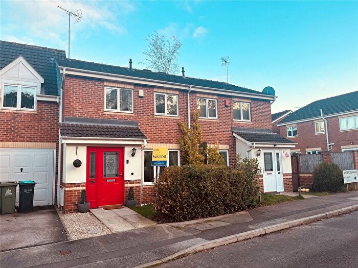 3 Bedroom Semi-Detached House For Sale In White Rose Avenue, Mansfield, Nottinghamshire, NG18