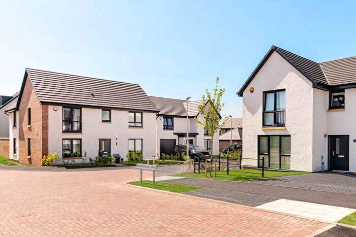 4 Bedroom Detached House For Sale In Meadowsweet Drive, Edinburgh, EH4