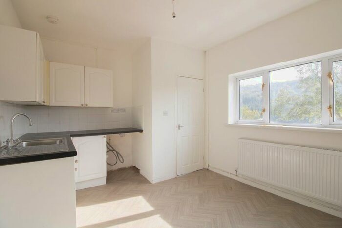 3 Bedroom Property To Rent In Rectory Road, Swffrydd, Crumlin, NP11