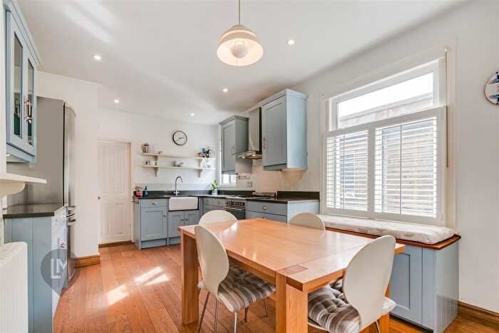 3 Bedroom Maisonette To Rent In Penwith Road, London, SW18