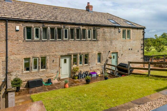 3 Bedroom Barn Conversion To Rent In Heady Fields, Wilshaw Road, Meltham, HD9
