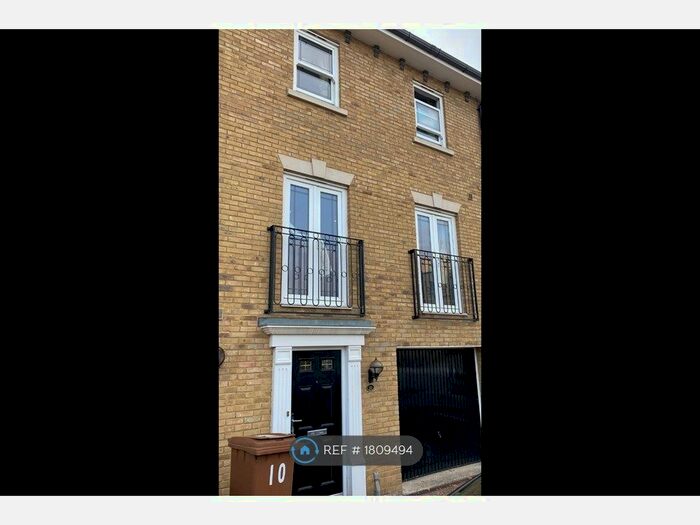 5 Bedroom Terraced House To Rent In Engineers Square, Colchester, CO4