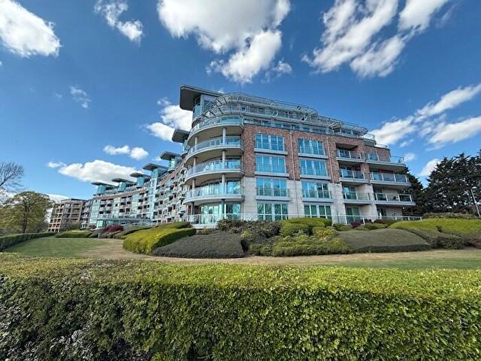 3 Bedroom Apartment To Rent In River Crescent, Nottingham, NG2
