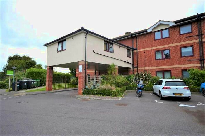 2 Bedroom Ground Flat To Rent In Porters Way, Polegate., BN26