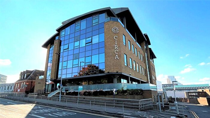 1 Bedroom Flat To Rent In Circa, The Ring, Bracknell, Berkshire, RG12