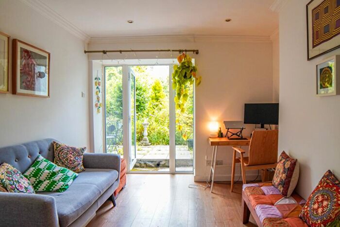 1 Bedroom Flat To Rent In Fremantle Square, Cotham, Bristol, BS6