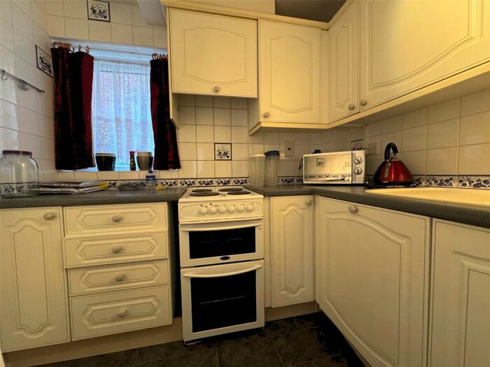 1 Bedroom Apartment To Rent In Underwood Road, Caterham, Surrey, CR3