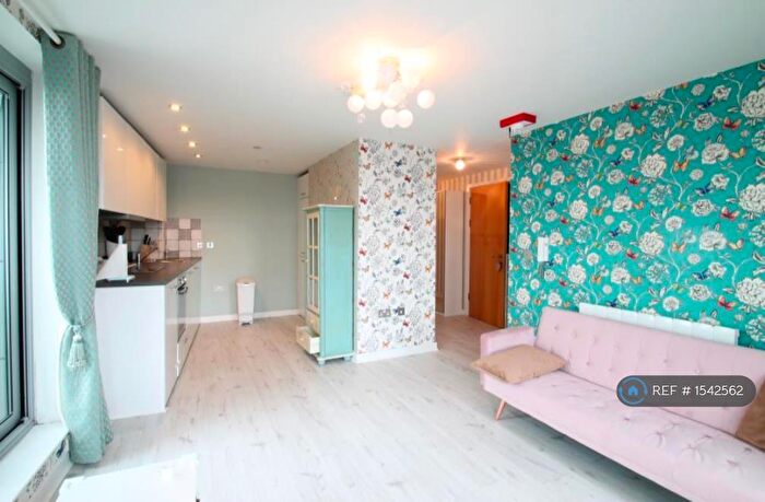 2 Bedroom Flat To Rent In The Picture Works, Nottingham, NG2