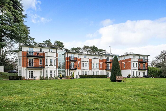 2 Bedroom Flat To Rent In Brookshill, Harrow Weald, Harrow, HA3