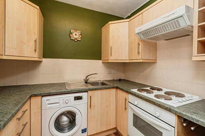 1 Bedroom Flat For Sale In Headley Road, Grayshott, Hindhead, Hampshire, GU26