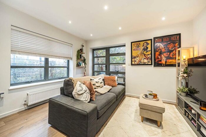 1 Bedroom Flat To Rent In Elm Grove, Wimbledon, SW19