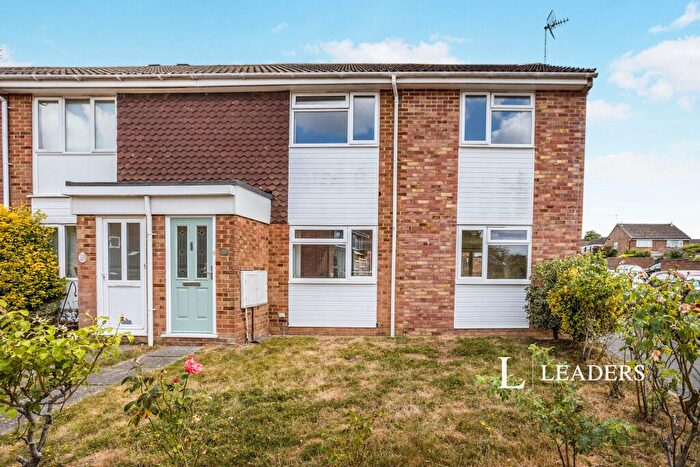 4 Bedroom Terraced House To Rent In Barnsnap Close, Horsham, RH12